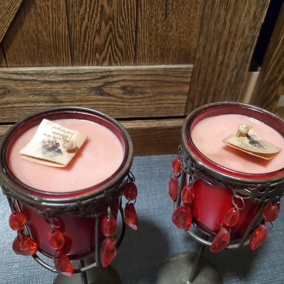 Beaded candle holders with candles - Picture 2 of 3